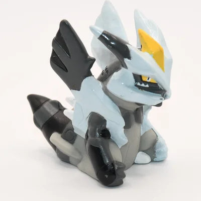 Figurine Pokemon Kyurem N°646 pose noir-b finger puppet