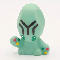 Figurine Pokemon Lewsor Elgyem N°605 finger puppet