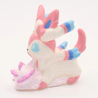 Figurine Pokemon Nymphali Sylveon Nymphia N°700 pose attaque finger puppet