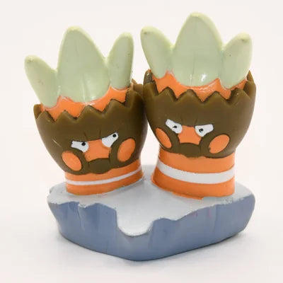 Figurine Pokemon Opermine Binacle Klippenklops N°688 finger puppet